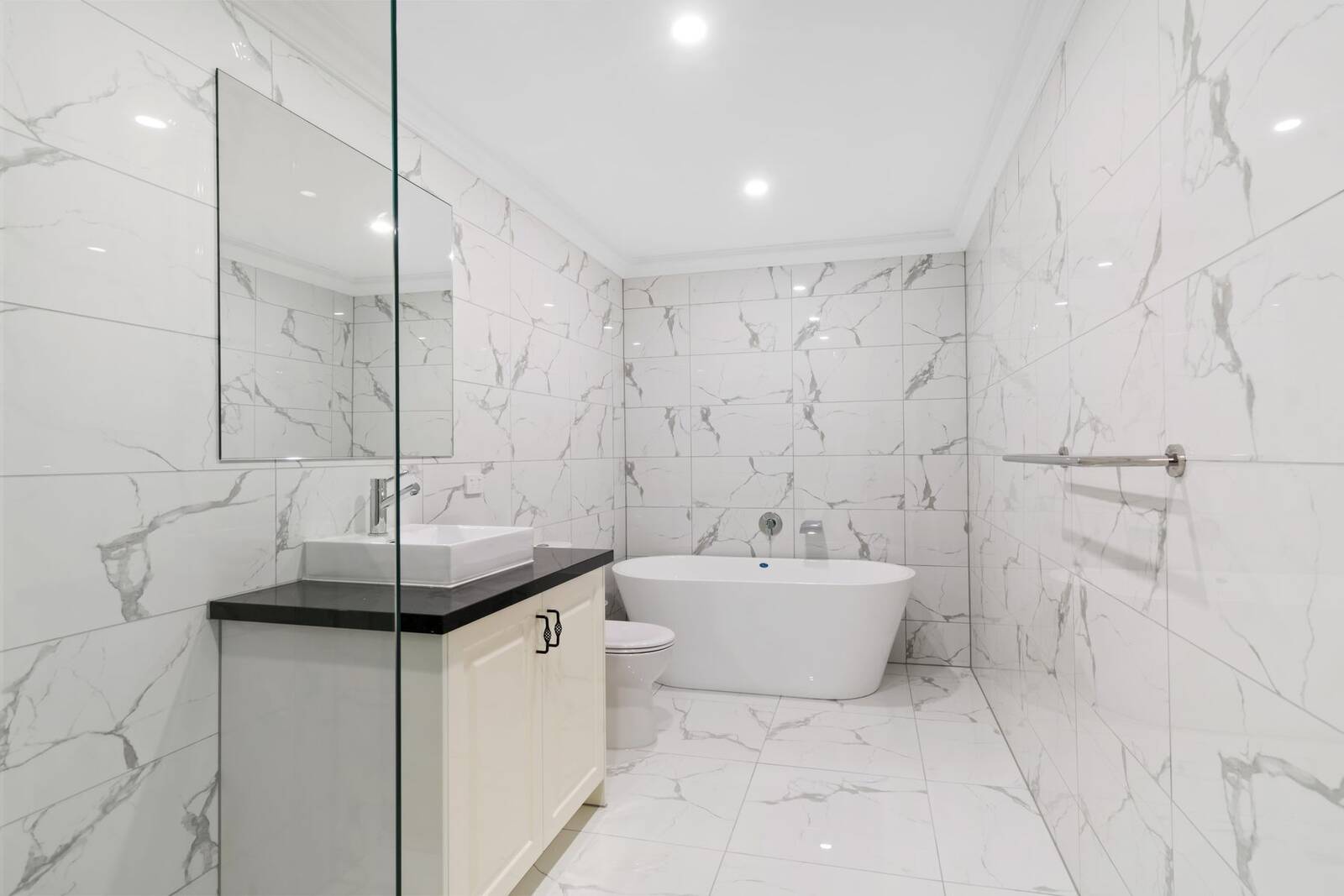 Biggin & Scott Luxury Townhouse in Ringwood Secondary College zone