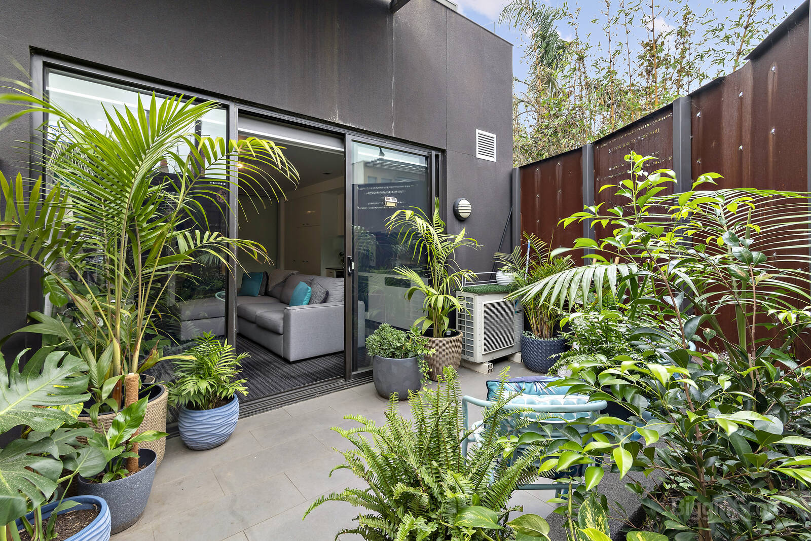 Biggin & Scott 6/17 Robe Street, St Kilda 3182