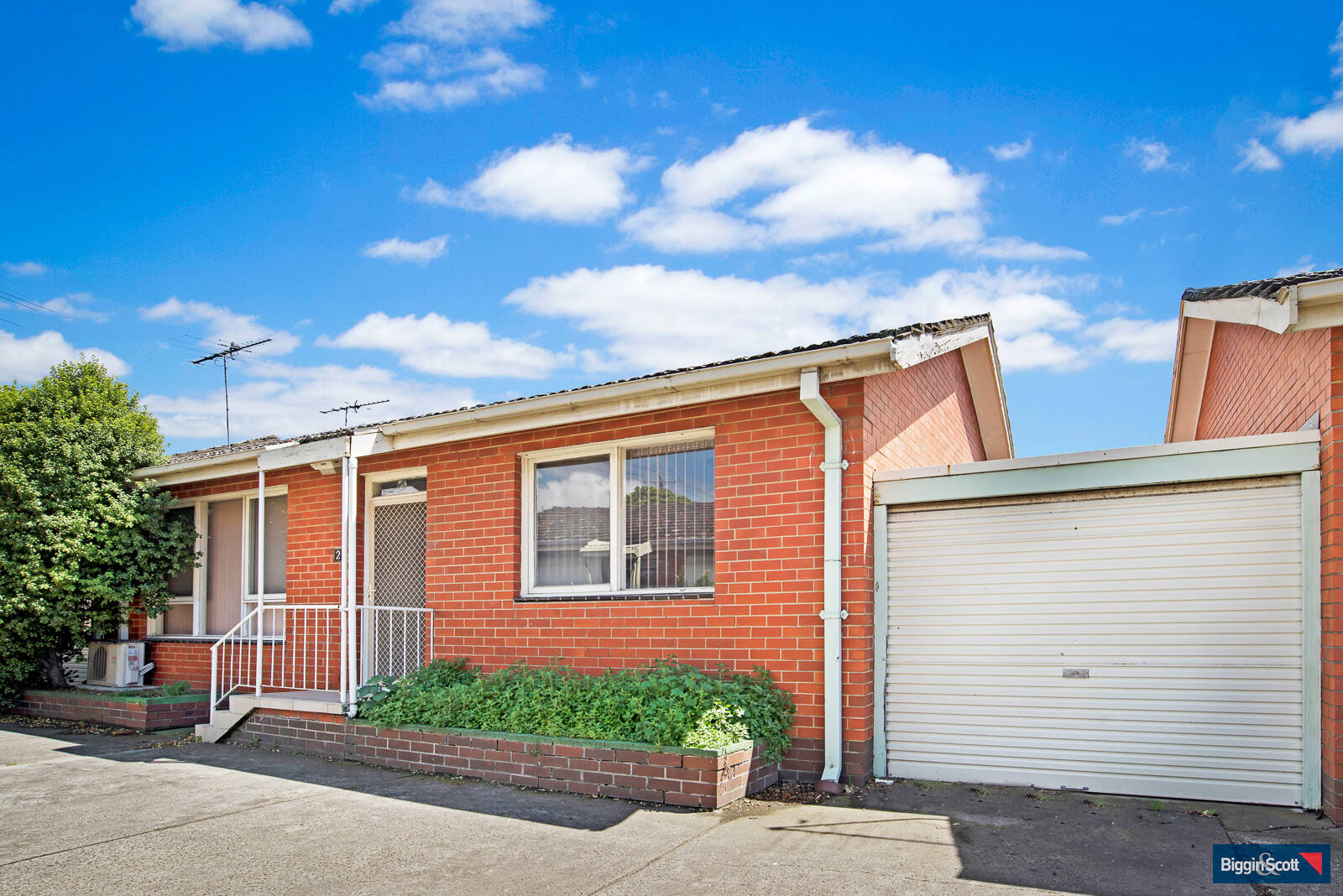 Biggin & Scott - 2/33 Gordon Street, Footscray 3011